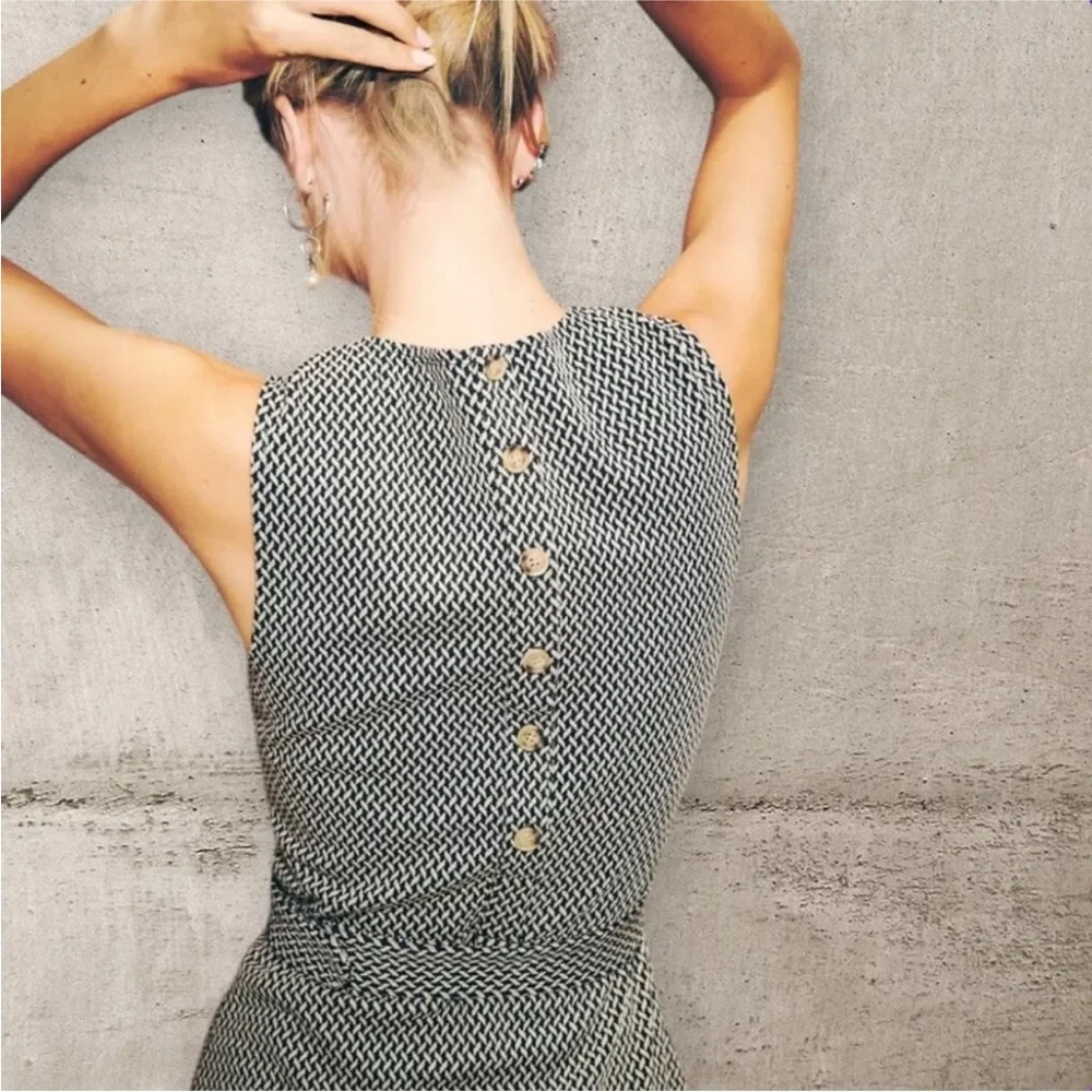 🌸SOLD🌸 Reformation Suze Knit Sleeveless Mini Dress Belt Tan Black Size Medium - Picture 2 of 9